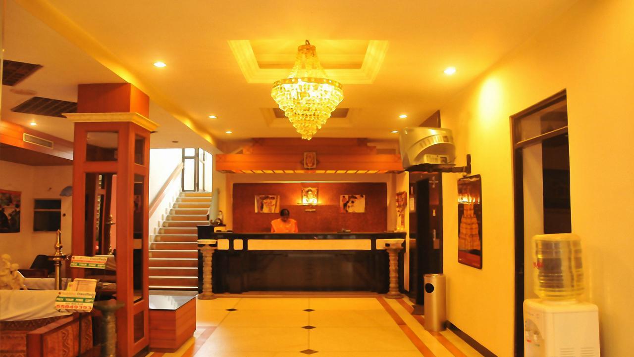 Готель Balajee Palace Гайдарабад Екстер'єр фото
